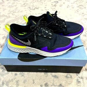 Nike womens Odyssey React 2 Shield Size 6.5